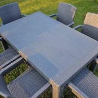 Set-de-grădină-de-înaltă-calitate-format-dintr-o-masă-și-6-scaune-disponibil-în-trei-culori