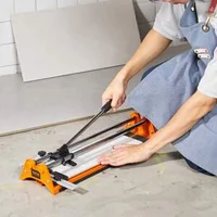 Mașină-manuală-de-tăiat-gresie-și-faianță-43-cm-cu-rotiță-din-carbură-de-tungsten-pentru-plăci-ceramice-porțelanate-ghidaj-cu-infraroșu-picioare-antiderapante-și-șine-duble-pentru-profesioniști-și-începători