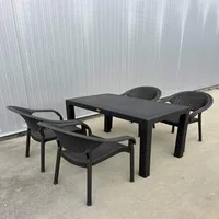 Set-de-grădină-de-înaltă-calitate-cu-masă-de-70-pe-120-cm-și-4-scaune-ovale-în-4-culori-disponibile