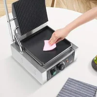 Aparat-electric-profesional-pentru-sandvișuri-cu-placă-de-22x22-cm