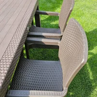 Set-de-mobilier-de-grădină-de-înaltă-calitate-masă-90-90-cm-și-4-scaune-pătrate-disponibil-în-cinci-culori