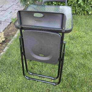 Masă-de-grădină-pătrată-cu-sticlă-2-scaune-pliabile-60-cm-set-elegant-și-practic-pentru-curte-terasă-sau-balcon