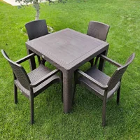 Set-de-mobilier-de-grădină-de-înaltă-calitate-masă-90-90-cm-și-4-scaune-pătrate-disponibil-în-cinci-culori