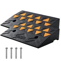 Rampă-de-cauciuc-pentru-bordură-2-bucăți-înălțime-11-cm-capacitate-15000-kg-structură-grilaj-și-benzi-reflectorizante