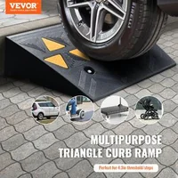Rampă-de-cauciuc-pentru-bordură-2-bucăți-înălțime-11-cm-capacitate-15000-kg-structură-grilaj-și-benzi-reflectorizante
