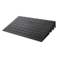 Rampă-de-cauciuc-pentru-prag-cu-înălțime-de-7-5-cm-și-3-canale-pentru-cabluri-capacitate-1000-kg-pentru-scaun-cu-rotile-și-scuter