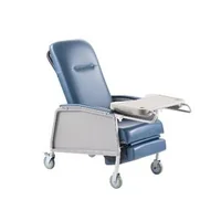 Fotoliu-geriatric-cu-3-poziții-de-înclinare-ridicarea-picioarelor-masă-mobilă-și-4-roți-capacitate-de-încărcare-113-kg-107-x-66-x-120-cm