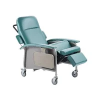 Fotoliu-geriatric-cu-4-poziții-de-înclinare-poziție-Trendelenburg-2-măsuțe-mobile-și-4-roți-capacitate-de-încărcare-113-kg-94-x-79-x-128-cm