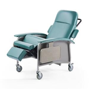 Fotoliu-geriatric-cu-4-poziții-de-înclinare-poziție-Trendelenburg-2-măsuțe-mobile-și-4-roți-capacitate-de-încărcare-113-kg-94-x-79-x-128-cm